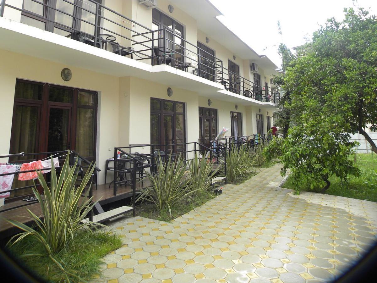 Guest House Dali Gagra Exterior foto